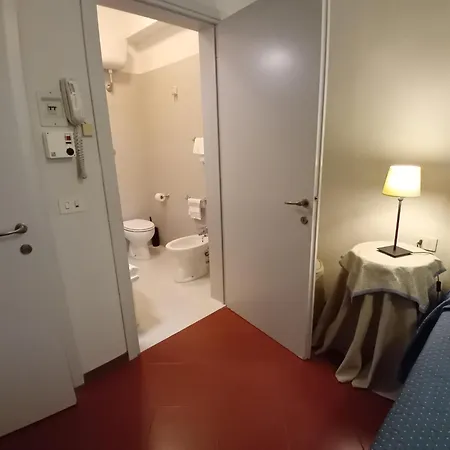 ツーリスト ハウス