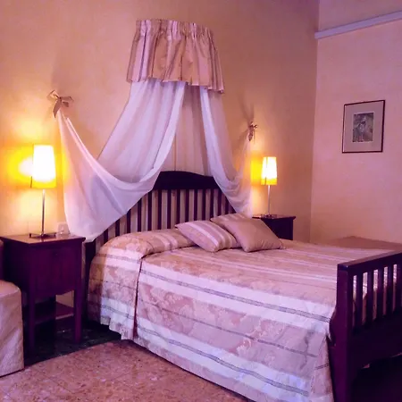 Hotel Tourist House 3*