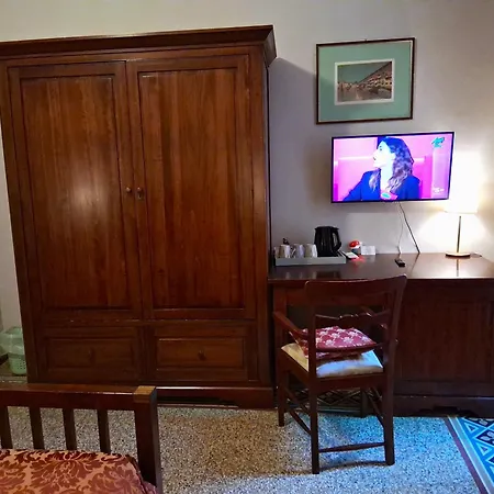 Tourist House Hotel 3*