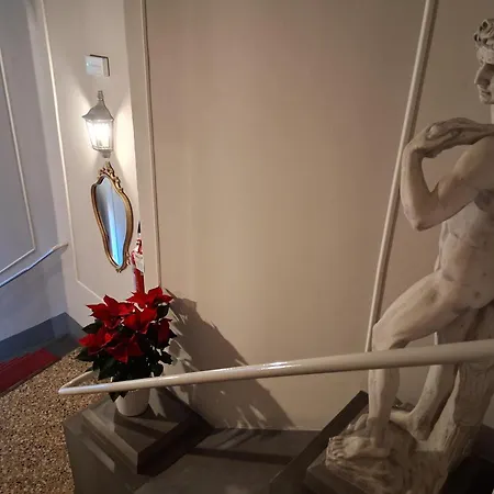 מלון Tourist House